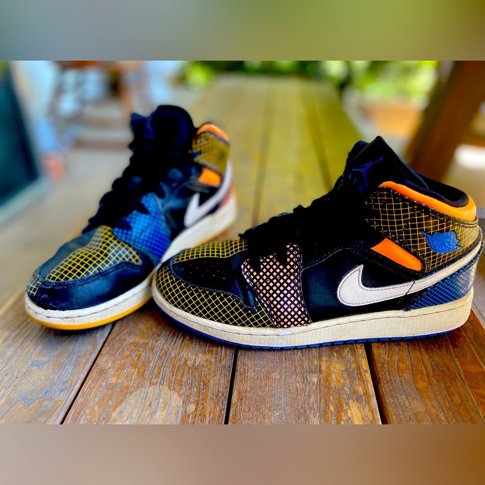 Nike multi-color grid Jordan 1 Mid size 6 youth